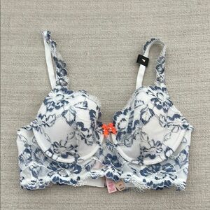 NWT Victoria’s Secret Floral Lace Underwire Bra